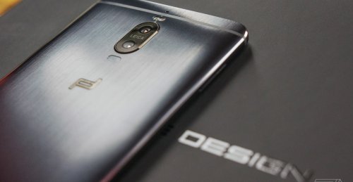 This is the first Porsche Design phone worthy of the name