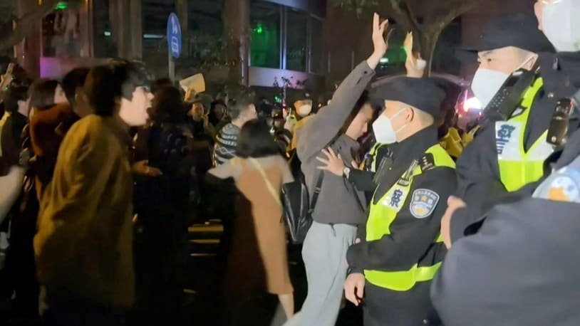 Chinese protests over COVID lockdowns reach boiling point in Beijing, Shanghai