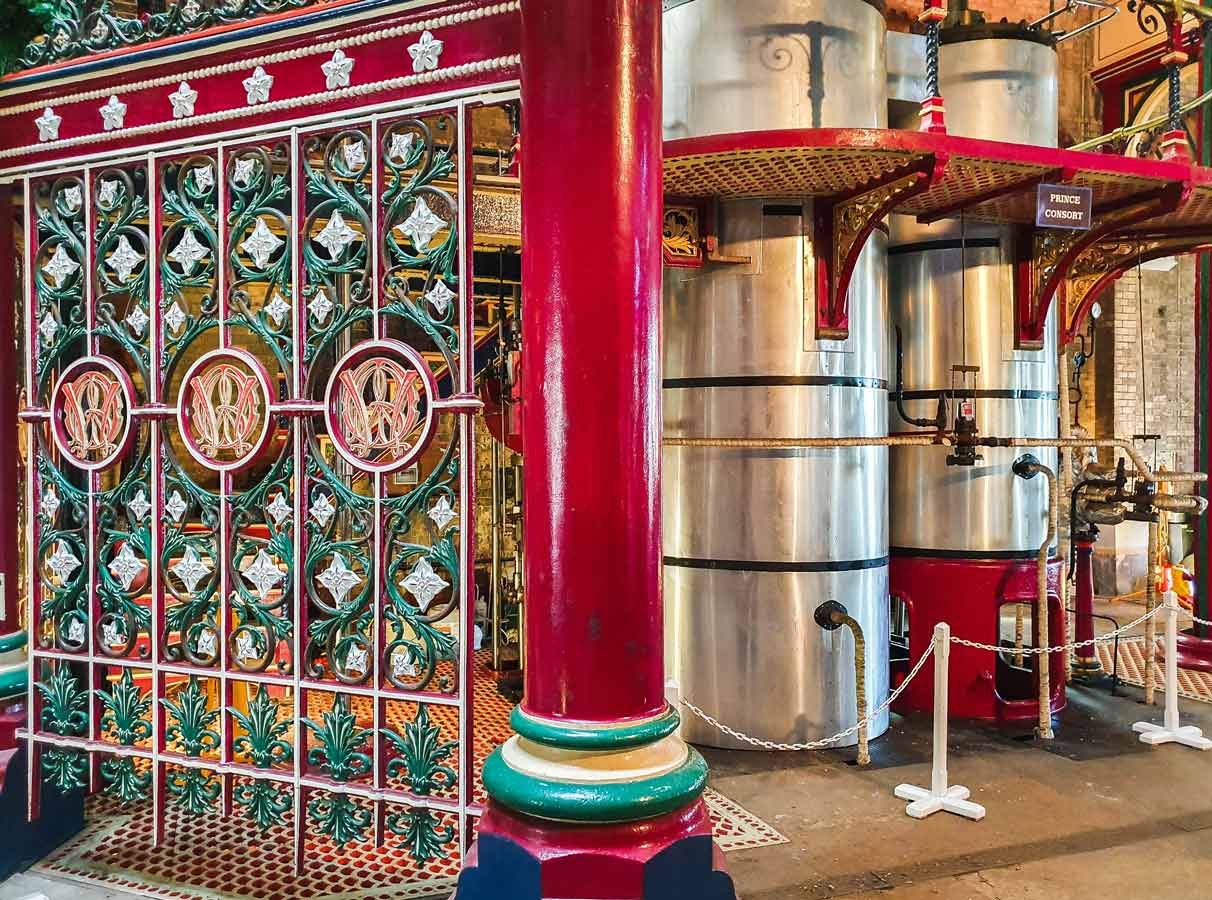 Unique Places to Visit in England  - cover