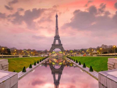 Do You Know It's Illegal To Share Photos Of The Eiffel Tower By Night? - The World in My Pocket