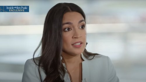 Alexandria Ocasio-Cortez Accuses Elon Musk of Boosting Twitter Account Impersonating Her: ‘Be Careful of What You See’