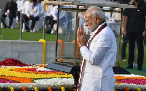 Mahatma Gandhi birth anniversary | PM Modi, Rahul Gandhi and others pay tributes