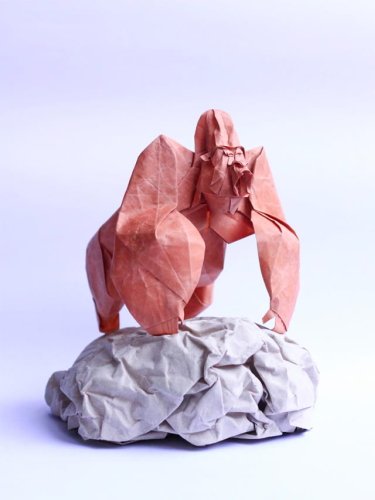 Astounding Origami by Nguyen Hung Cuong — Colossal
