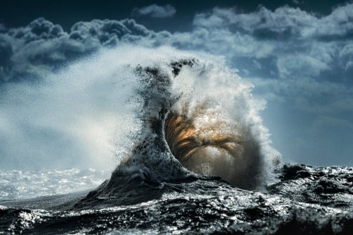 Forceful Waves Rip Across Lake Erie in Tempestuous Photos by Trevor Pottelberg — Colossal