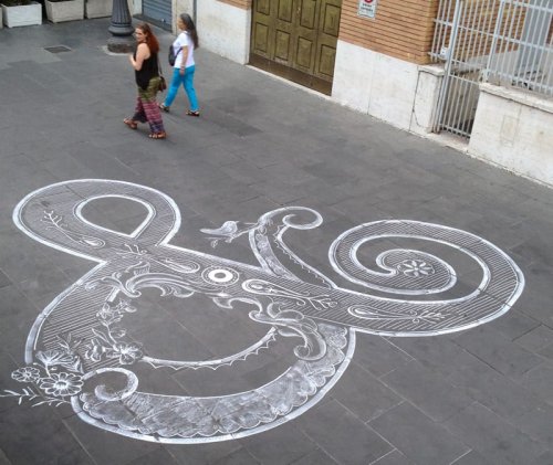 Chalk Ampersand by Tommaso Guerra — Colossal