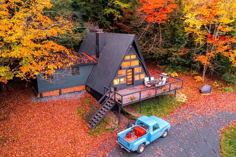The Best Airbnbs in New England for Spotting Fall Foliage