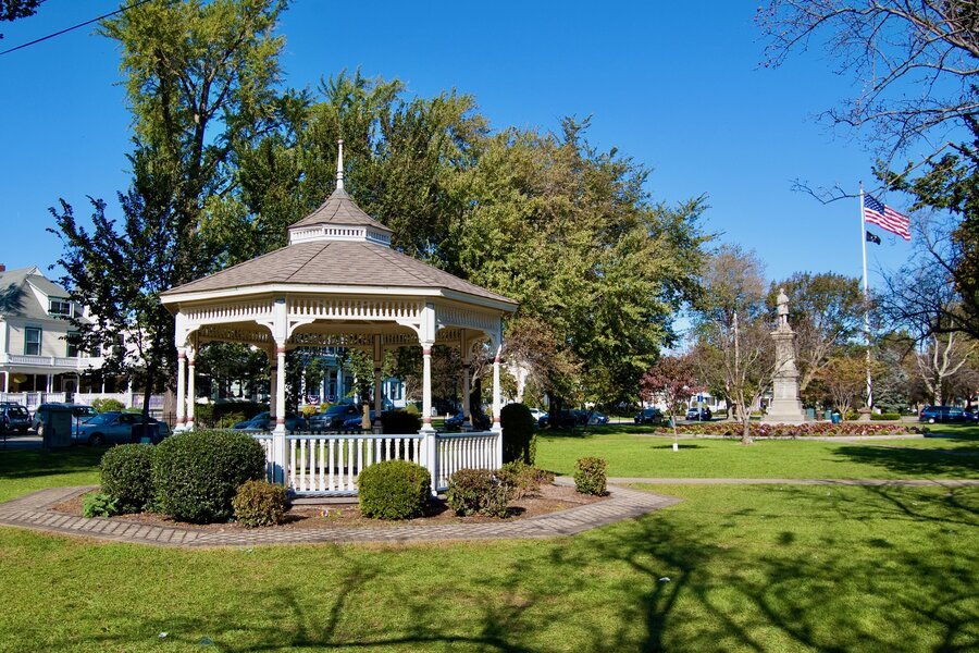 The East Coast’s Greatest Flea Market Is in New Milford, Connecticut