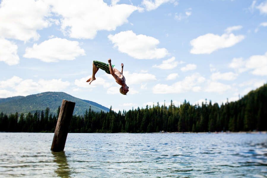 America's 22 Greatest Summertime Lake Towns