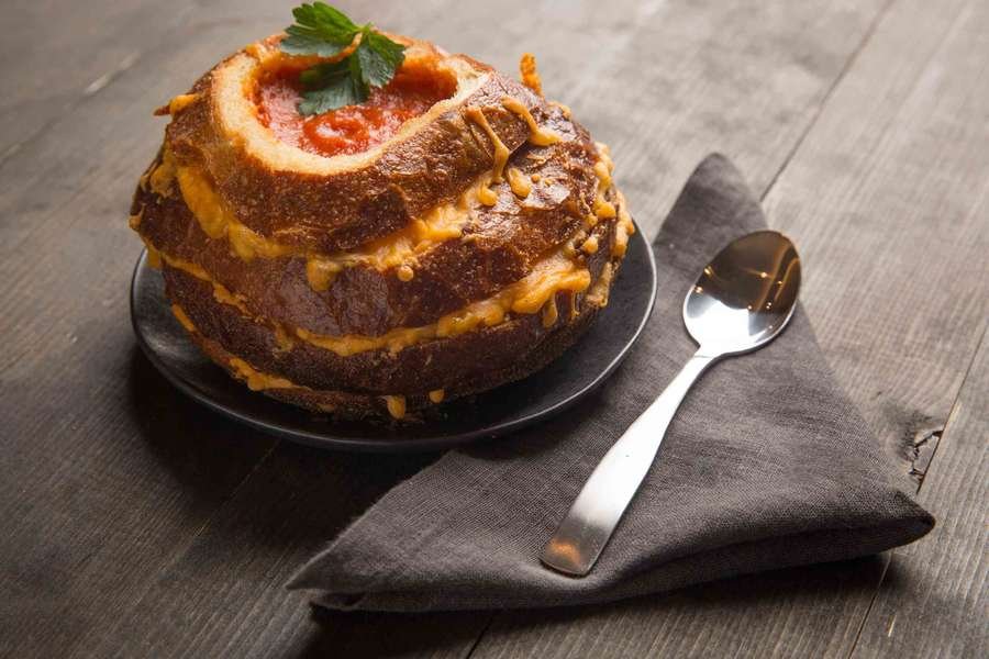 Make Your Own Grilled Cheese Bread Bowl in 10 Easy Steps