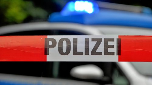 15.000 Euro Schaden beim Wenden verursacht: Zwei Fahrzeuge knallen bei Gotha zusammen