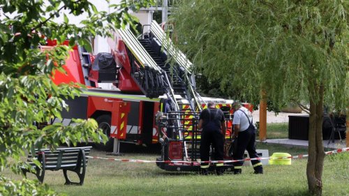 Thüringen-Ticker: Betrunkener stürzt in Baugrube und verletzt sich schwer – Überraschende Entdeckung an Erdfall von Bad Sulza