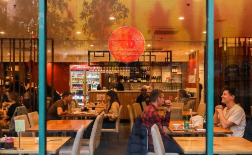 Chinese Australians, Previously Scorned, Are Now Courted as Nation Nears Tight Election