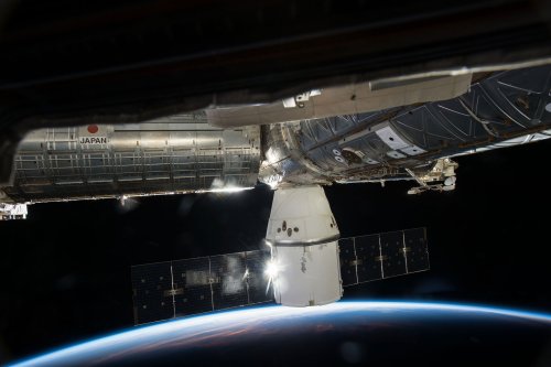 Watch the SpaceX Dragon Leave the Space Station