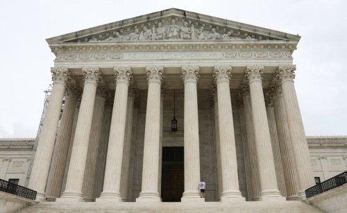 Supreme Court Extends Block on Trump’s Use of Wartime Law For Deportations