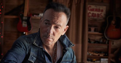 In a Culture War Over the Military, Bruce Springsteen Stands Alone