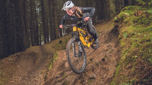 How to ride down steep descents on a mountain bike