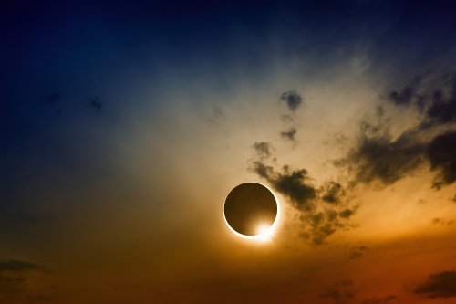 How long will the solar eclipse last and what are the 5 stages to know?