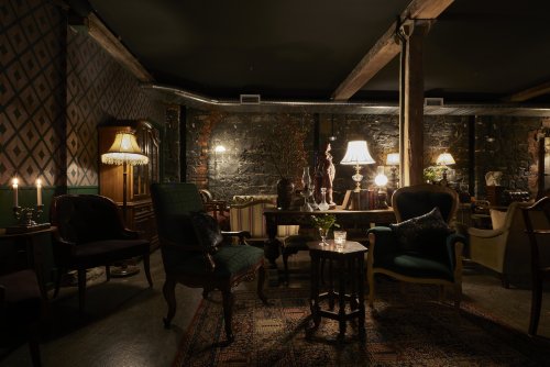 Melbourne's glamorous new secret speakeasy bar Mill Place Merchants has just been unveiled