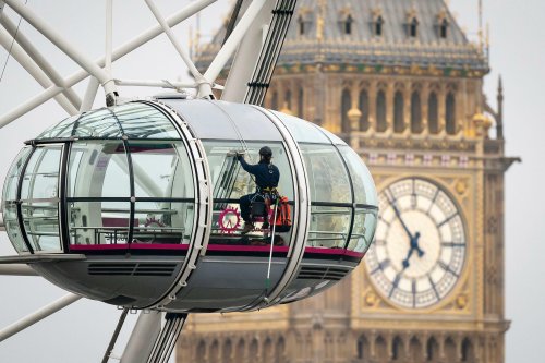 London Eye's pods got cleaned yesterday, and everyone's making the same comment