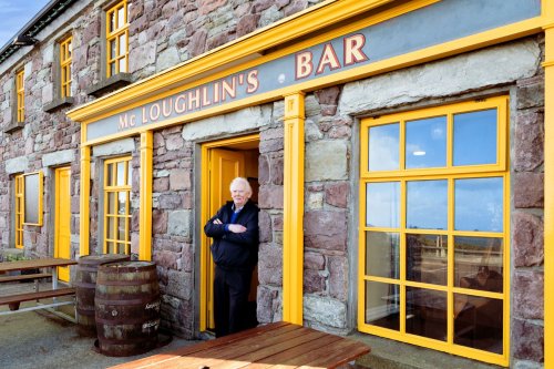 Dream job alert: a quaint Irish pub on a remote island is looking for a new landlord
