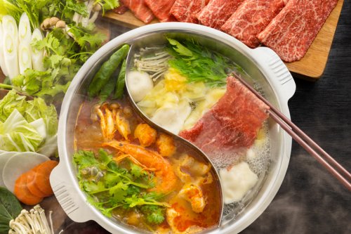 This Thai restaurant in Shinjuku offers all-you-can-eat tom yum hot pot and dim sum