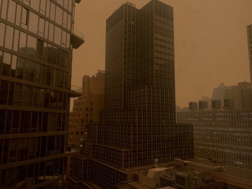 10 eerie photos of the smoke-filled air in NYC