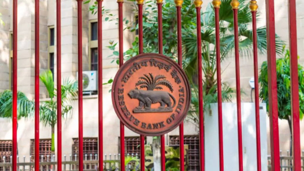 A $10 Billion Slide: Why India’s Forex Reserves Took A Hit This Week