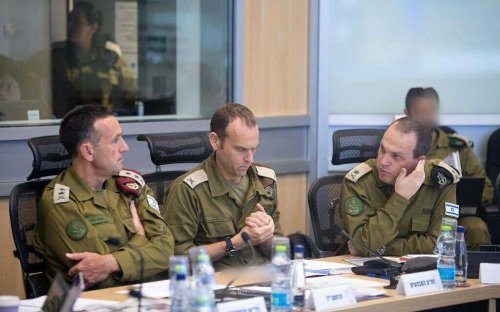 IDF orders Air Force call-up; Israelis with permits told to carry their ...