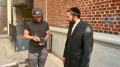 NY man thanks Hasidic family for returning lost wallet