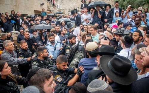 Near the Western Wall, Jewish radicals shout at Christian Evangelicals to ‘go home’