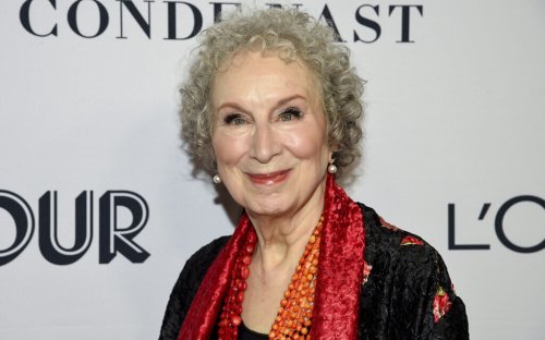 ‘Handmaid’s Tale’ author nods at inclusion in Israel protests
