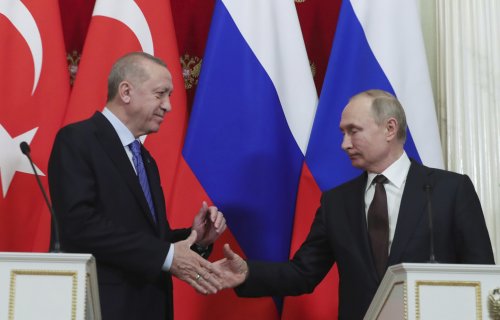 Erdogan urges Russia not to invade Ukraine