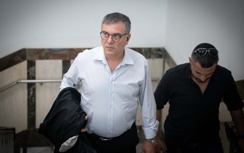 Court criticizes prosecution’s request to alter indictment in Netanyahu graft case