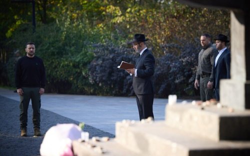 Zelensky visits Babyn Yar to mark 82nd anniversary of Jewish massacre