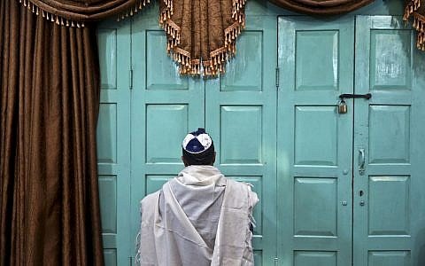 Seeing The World Through The Rebbe’s Eyes — In 4 Crucial Ways