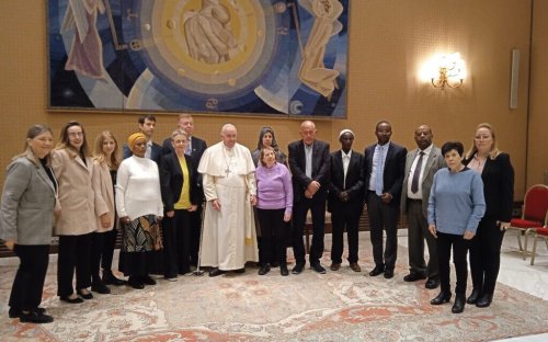 Meeting Families Of Israelis Held By Hamas, Pope Pledges To Help Bring ...