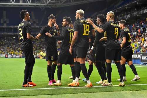 Brazil wear black for first time in anti-racism stand