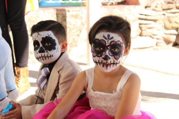 Celebrating Día de los Muertos with Kids - cover