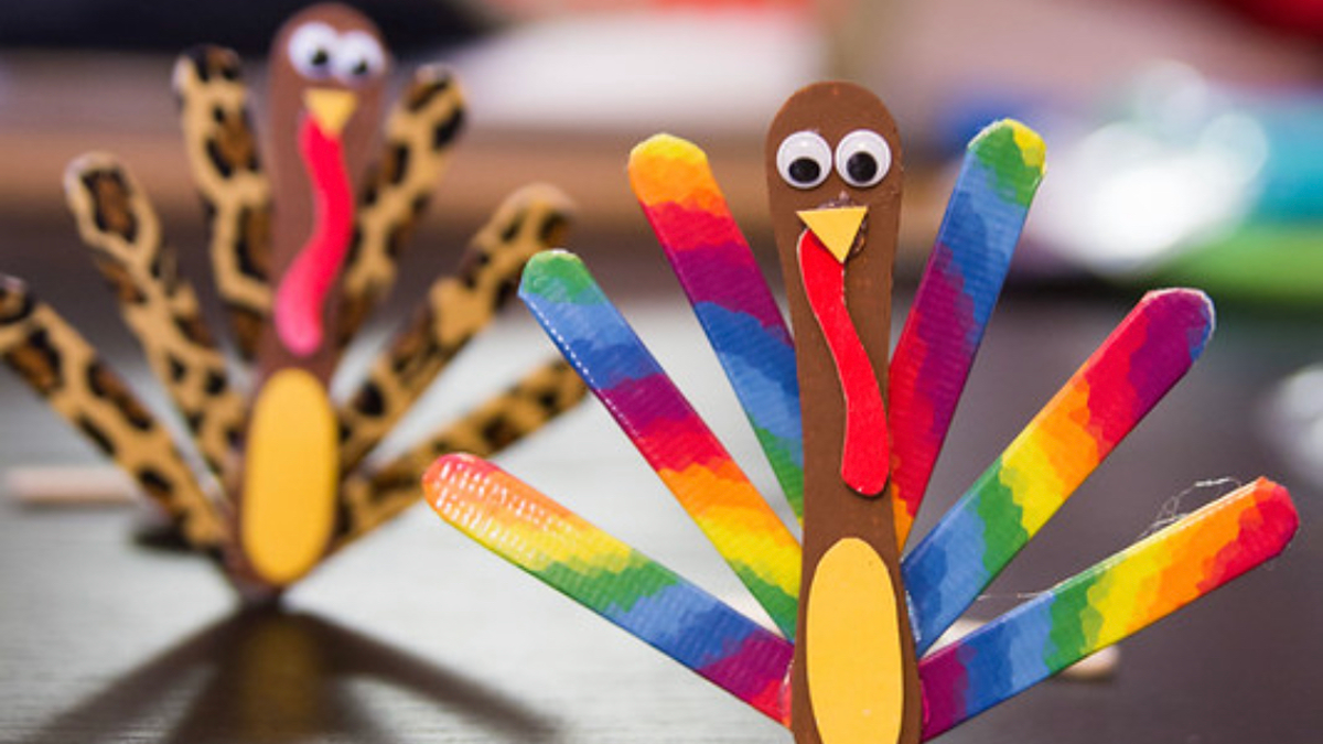 15 Thanksgiving Crafts That'll Keep Your Kids Occupied at the Table