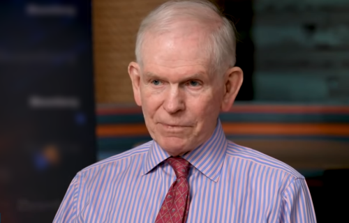 Jeremy Grantham Predicts More Doom and Gloom Ahead; Here Are 2 ‘Strong Buy’ Dividend Stocks to Protect Your Portfolio
