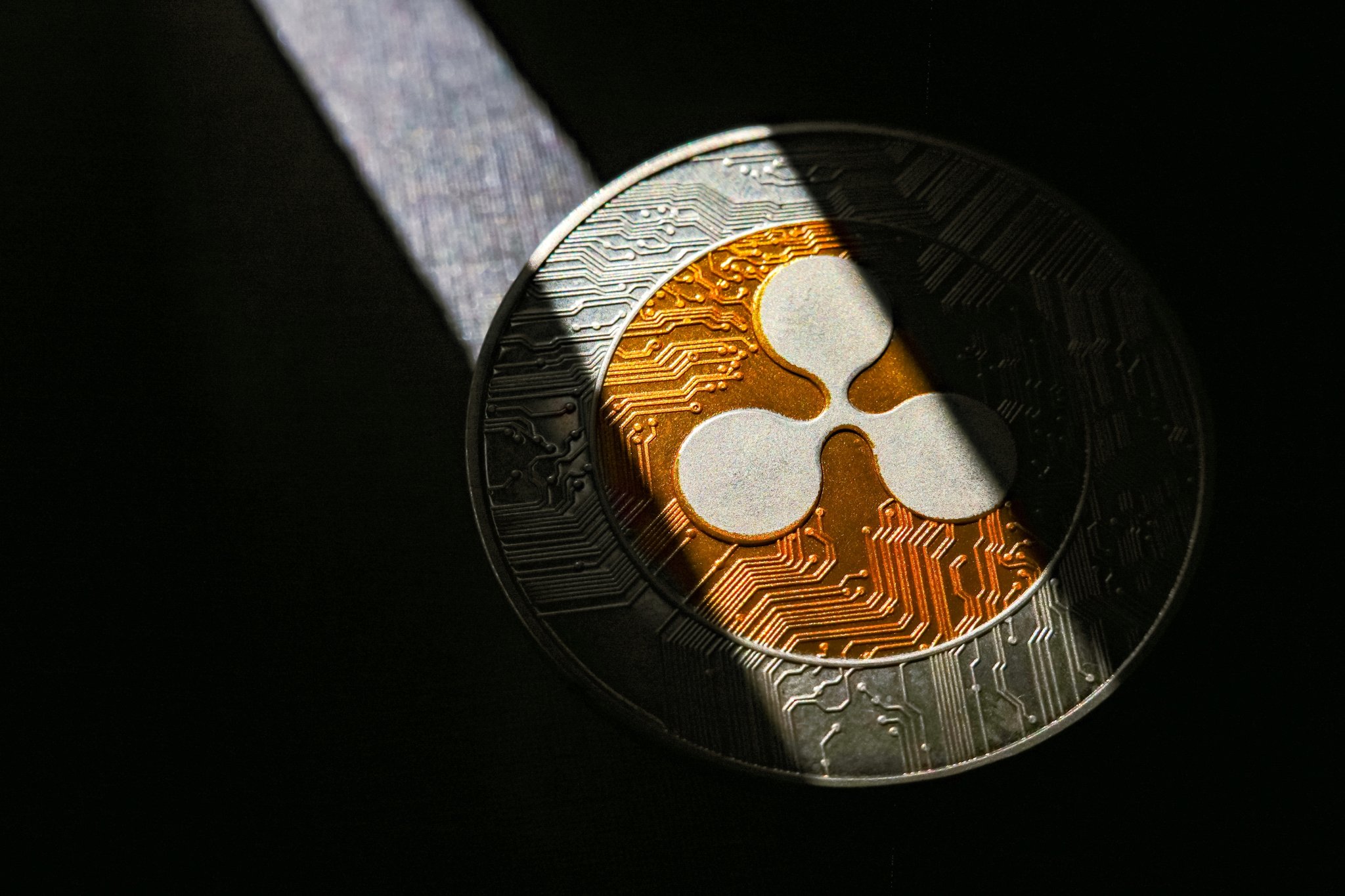 XRP Fee Collapse Creates a $1.00 Death Spiral as Network Usage Dries Up with Shocking Speed