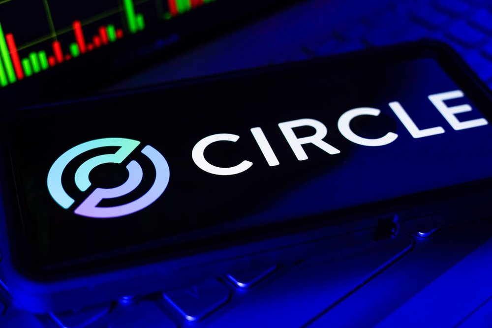 Why Did Circle Stock (CRCL) Plunge 12% Despite Beating Q3 Estimates?