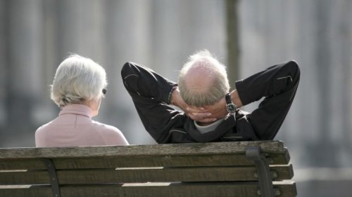 Rente: Diese Rentner erhalten jetzt Hunderte Euro mehr im Monat