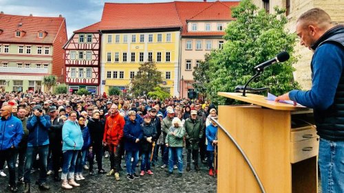 Hunderte bei Kundgebung gegen Krisenpolitik in Bad Langensalza