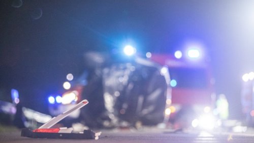 Autofahrer stirbt auf B7 nach Zusammenstoß mit Sattelzugmaschine