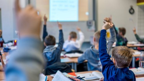 Thüringen-Ticker: Bildungsminister will Noten in Sport, Musik und Kunst abschaffen – Weitere Gemeinschaftsschulen geplant