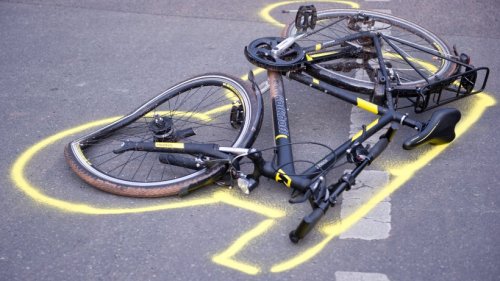 Radfahrer gestürzt - Seitenscheibe eingeschlagen - Die Polizeimeldungen aus Jena