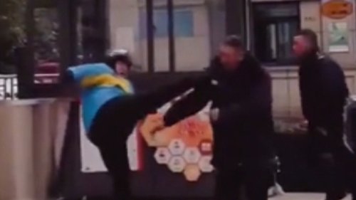 Delivery Driver Serving Orders With a Spicy Kick ... Whups Security Guards in Street Fight