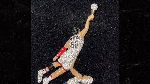 NBA Star Aaron Gordon Memorializes Iconic Dunk Over Shamet Crazy Iced-Out Pendant!!!