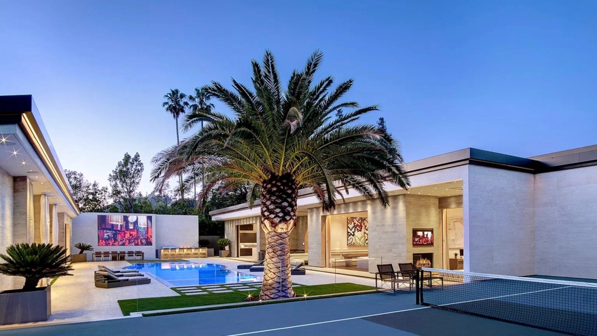 Kylie Jenner Buys Massive Holmby Hills Estate